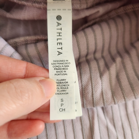 Athleta Flurry Endeavor Turtleneck Shasta Purple Grey Size Small - Picture 4 of 7